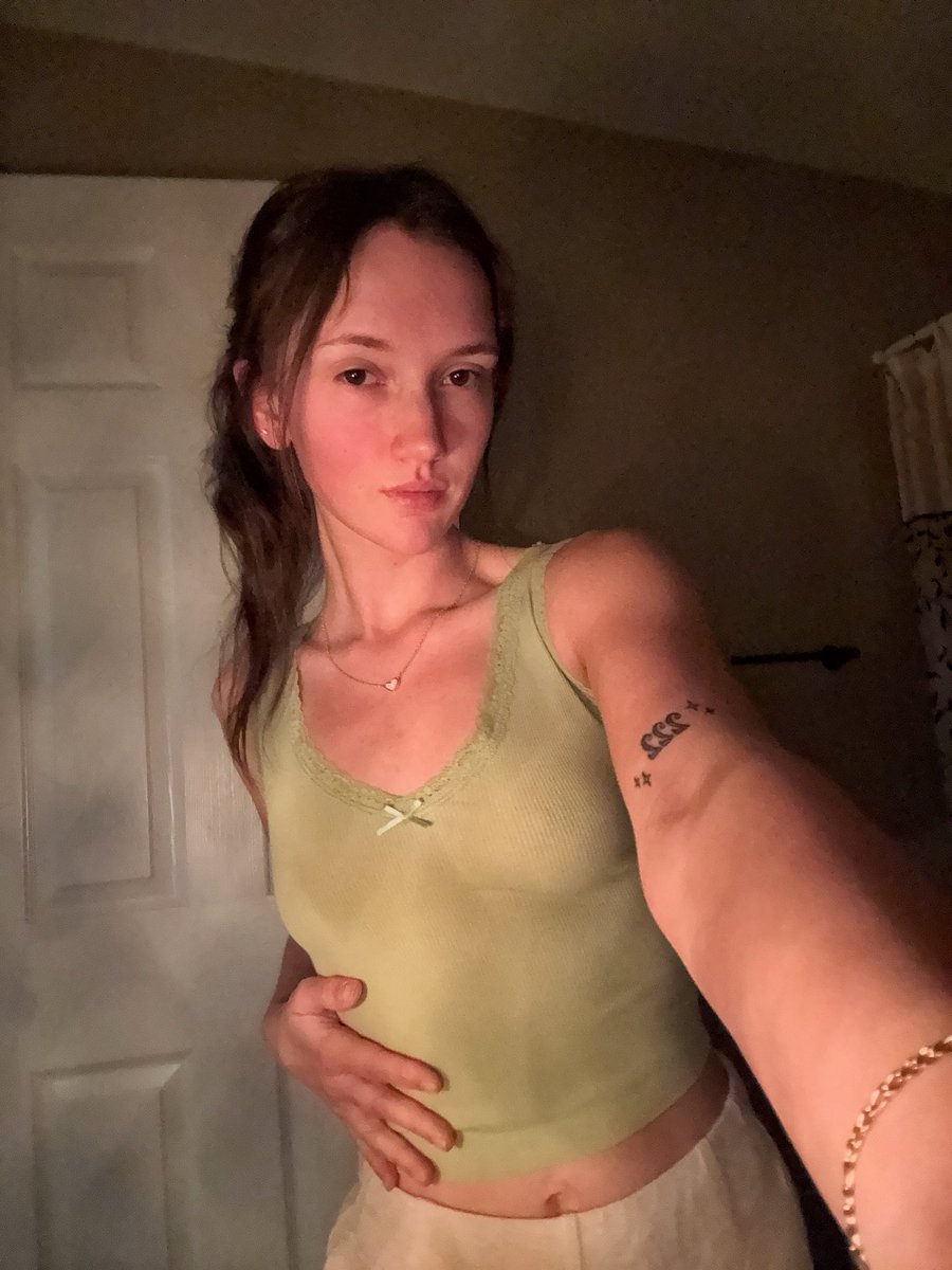 paygodharper's tweet photo. say it over and over🌀

“money isn’t real, Harper owns me”💗 https://t.co/7WHznvSOdH