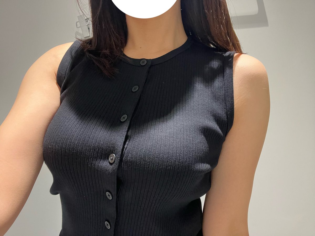 Flowerichi11's tweet photo. UNIQLOのトップス6月25日まで¥990‼️ https://t.co/6yXHeb9ySz