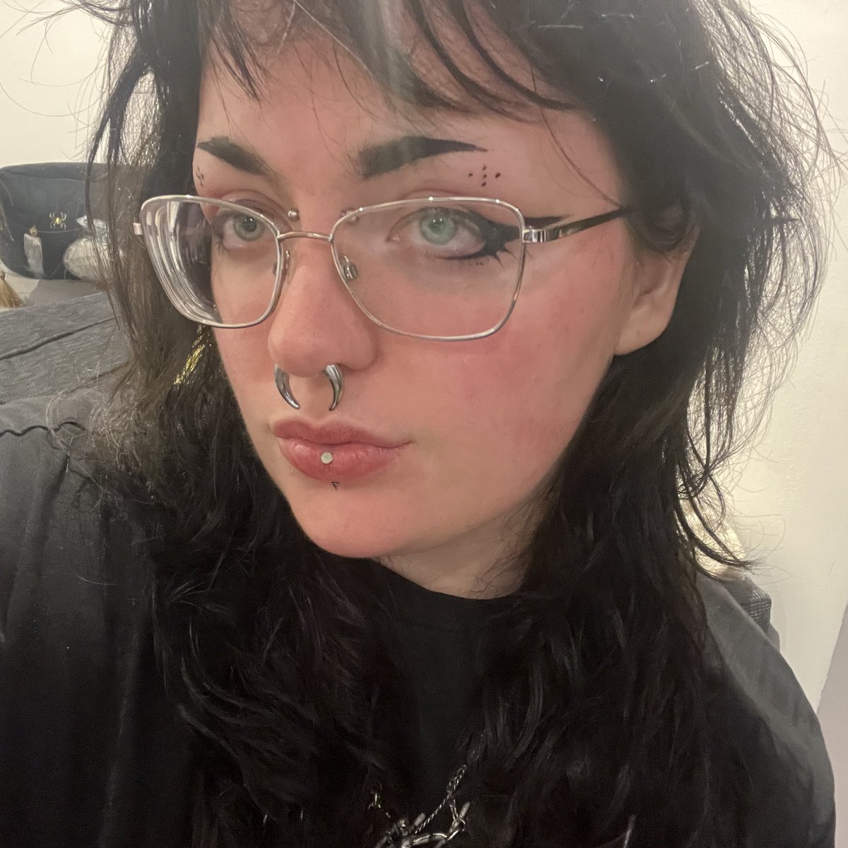 oddbluelily's tweet photo. this is the face of a woman who didnt know that matt berry was in the IT crowd and i would like to thank my gf for bringing it to my attention #newpfp https://t.co/SSyMwevTVm