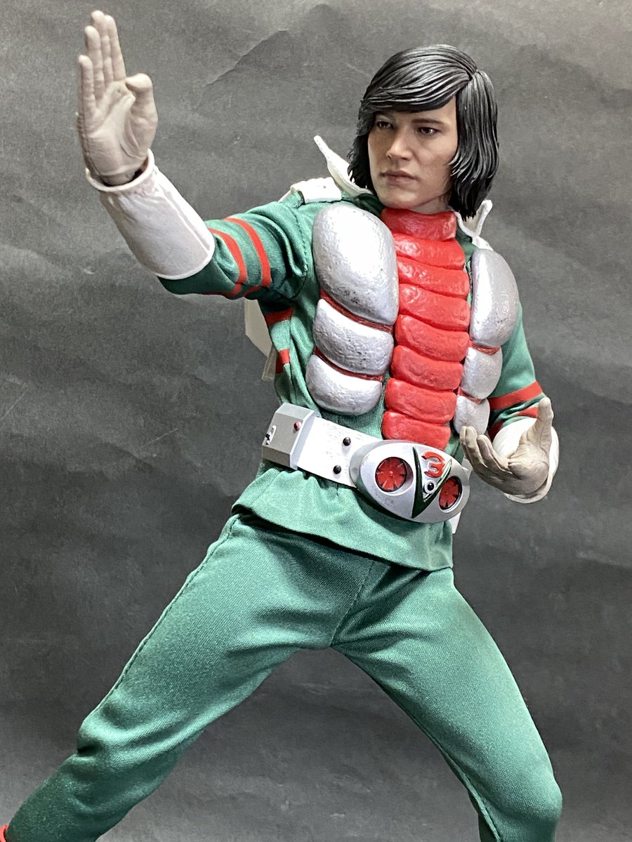 harukuni's tweet photo. ホットトイズ TMS162 仮面ライダーV3
(風見ヘッド編)
撮り方にもよる？(下手でゴメンナサイ)ので写真では何とも言えませんが現時点でどのメーカーよりも一番似てると思います。
賛否両論あるとは思いますが個人的にはかなり好き❤️😍 https://t.co/dfCbyIJ4jX