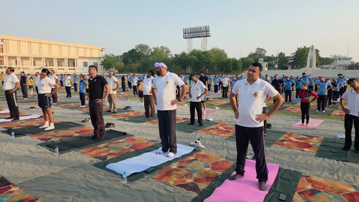 10PB_BN_NCC's tweet photo. 🧘‍♀️ International Yoga Day 2026 was celebrated with great enthusiasm by 10 PB Bn NCC, Patiala  at YPS Patiala. A total of 540 cadets participated, promoting fitness, discipline, and wellness through various yoga asanas. 
#InternationalYogaDay #NCC #FitIndia #YogaForLife @CPhhp https://t.co/wDulLIw1XS