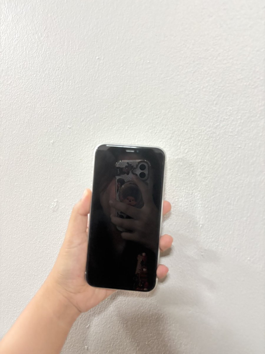 Wwoopy_'s tweet photo. ส่งต่อค่ะ 

Iphone XR 128gb สีขาว เบต้า 67% 

3,500 บ. 

ตำหนิไฟขาวด้านล่างตามรูป ไม่มีปัญหาตอนใช้งาน

นัดรับได้ตาม mrt สายสีเหลือง

#ไอโฟนมือสอง #ไอโฟนมือสองราคาถูก #ส่งต่อไอโฟน #ส่งต่อไอแพดมือสอง #iPhoneมือสอง https://t.co/vPWl1jGUaI