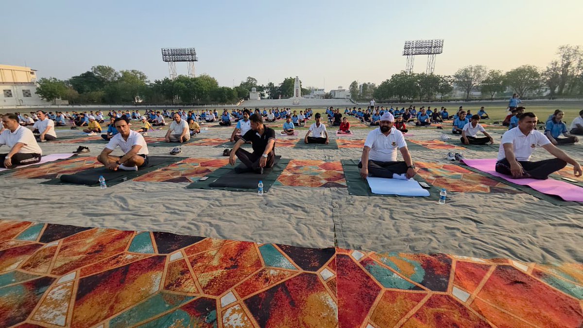 10PB_BN_NCC's tweet photo. 🧘‍♀️ International Yoga Day 2026 was celebrated with great enthusiasm by 10 PB Bn NCC, Patiala  at YPS Patiala. A total of 540 cadets participated, promoting fitness, discipline, and wellness through various yoga asanas. 
#InternationalYogaDay #NCC #FitIndia #YogaForLife @CPhhp https://t.co/wDulLIw1XS