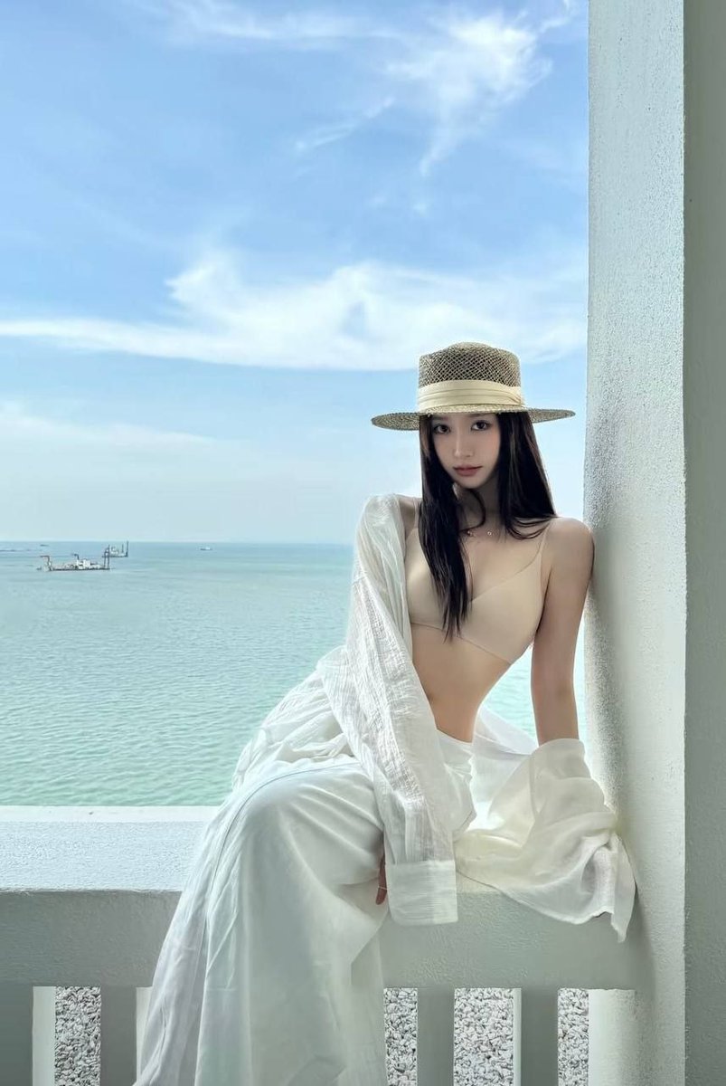 MLmodels123's tweet photo. 端午节一共放假三天呢，大家都去哪里玩了呀？
#深圳
2002 ｜178cm • 36D
#南山 
#纯欲 
#推荐 https://t.co/FBLbQnpjxH
