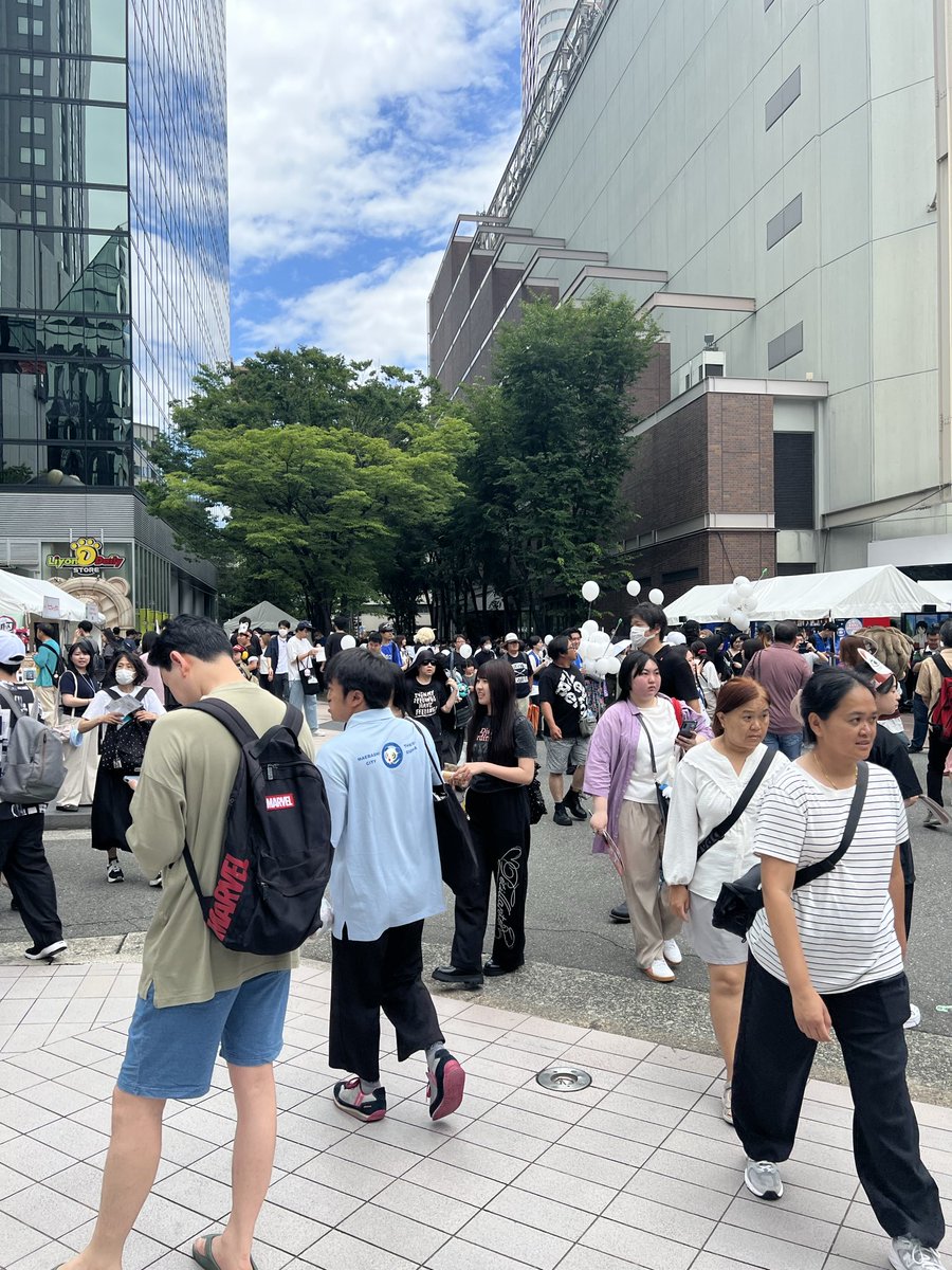 zuki_candy's tweet photo. 毎日放送前やばいくらい人おる https://t.co/Zxu4UNbDaq