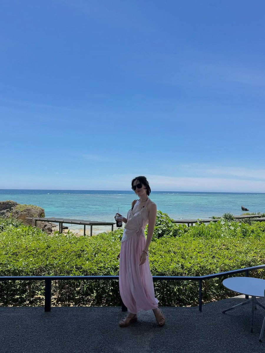 iamkimgosu's tweet photo. 핑크바지 개 편해보이고 이쁘다 https://t.co/qgCyncPzzd