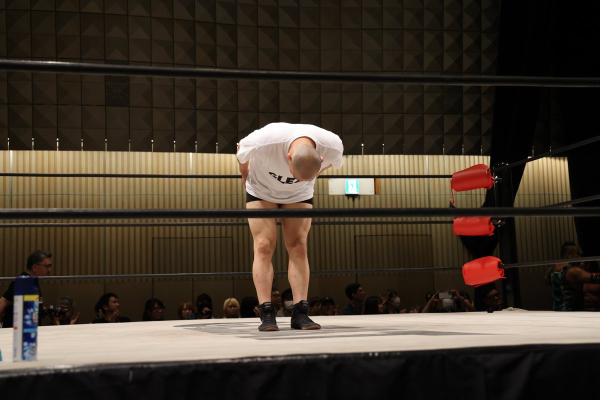 Peter0h's tweet photo. #山本丈 選手が四方に放つキレイなお辞儀
#GLEAT

昨日6/20の写真は、以上！
大量投稿失礼しました🙇‍♀️ https://t.co/qrw5PTrRfs