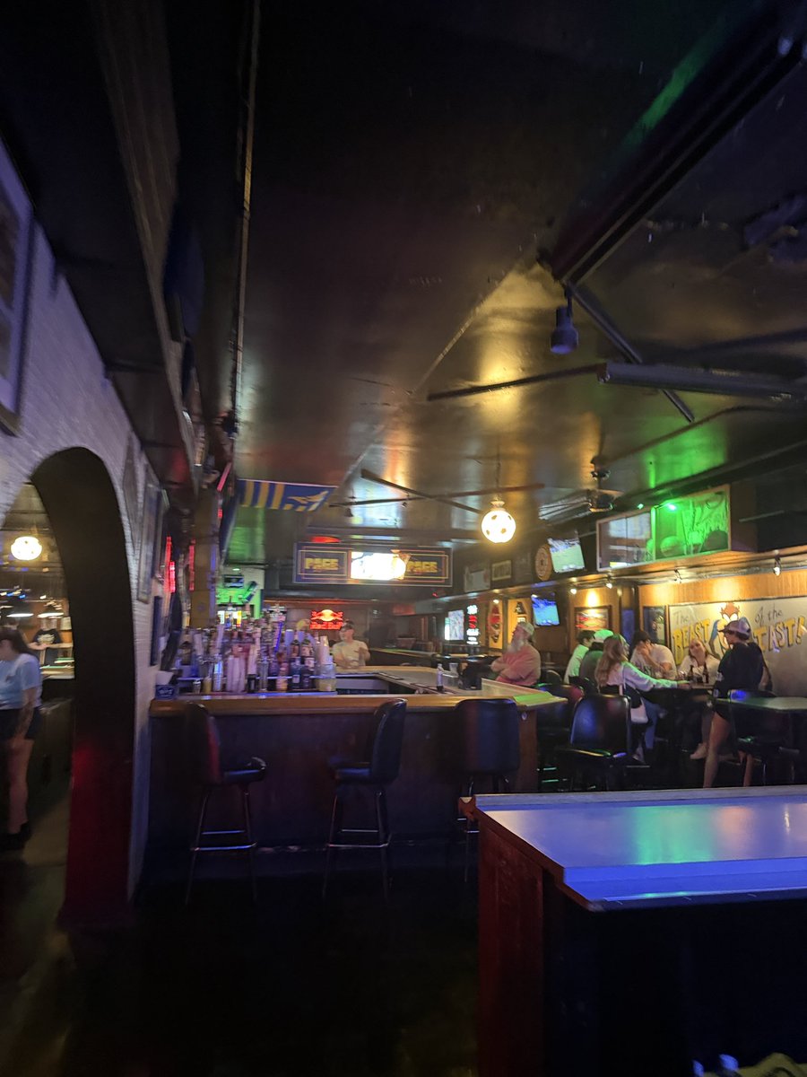 mustwalkerhome's tweet photo. Celebrating West Virginia day at West Virginias best bar and @SpageEnthusiast is nowhere to be found https://t.co/11rf4GtVsi
