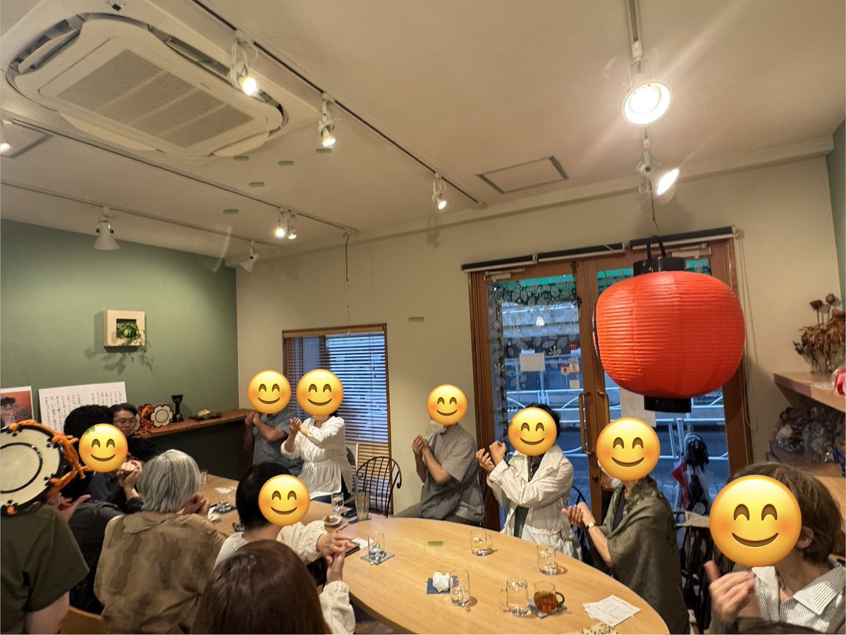 KapiParlor's tweet photo. 昨日は第5回能楽喫茶を開催いたしました。
けっこうな雨の中、お越し頂きありがとうございました。
毎回満員御礼で、嬉しい限りです😊

昨日の「土蜘」の解説を聞いて、本日の「土蜘」���演を楽しんで下さいね！

また開催したいと思ってますが、いつになるかなぁ🤔

#カーピーパーラー https://t.co/Pf2GQmo32M