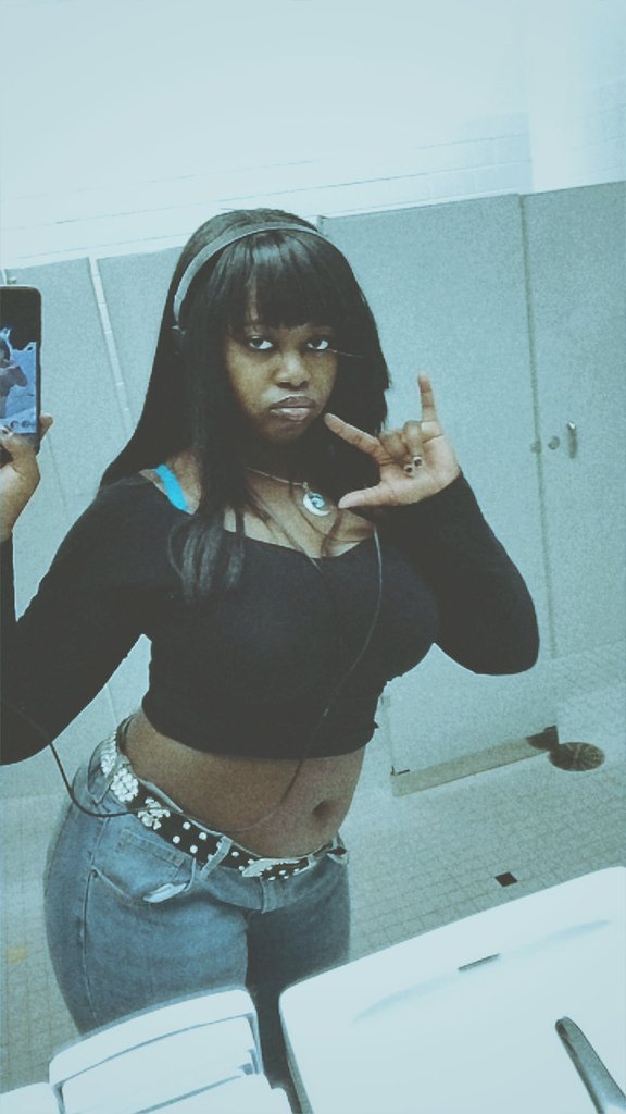 sillydumbdoll's tweet photo. #emo #afropunk #alternative #alt https://t.co/ipG5vjNT4A
