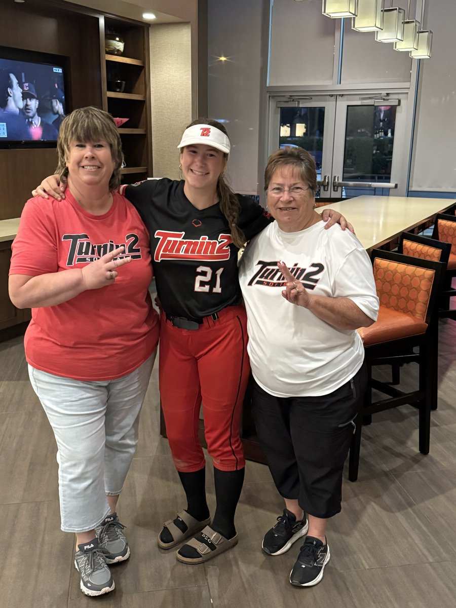 softballdarr21's tweet photo. Today was my first time getting two home runs in one game! We ended up winning 9-3 against Firecrackers Renne, and played great! I can’t wait to see what happens in the future. https://t.co/WWJJdaqGSa