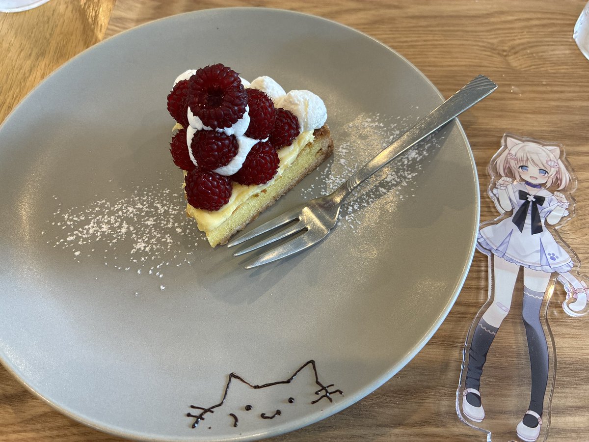 gerzonde07's tweet photo. 白雪小町さんでホットドック、ミルクティーシェイク、ラズベリータルト
シェイクが濃いめでおいしかった
#こまりとごはん https://t.co/ypwCsMnsfD