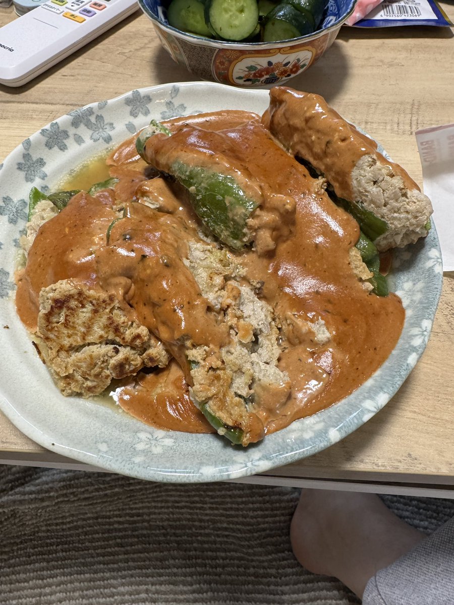 nu_ko119's tweet photo. ピーマン肉詰め
見た目悪過ぎて草 https://t.co/jr4pZgDsJD