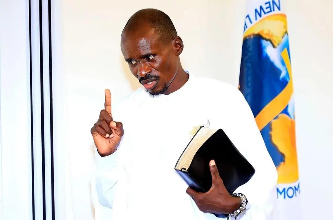 Thechoosen_01's tweet photo. Blessed Sunday the Chosen Ones, ukiamka anza na asante 🙏 https://t.co/GuL3jzqJB5