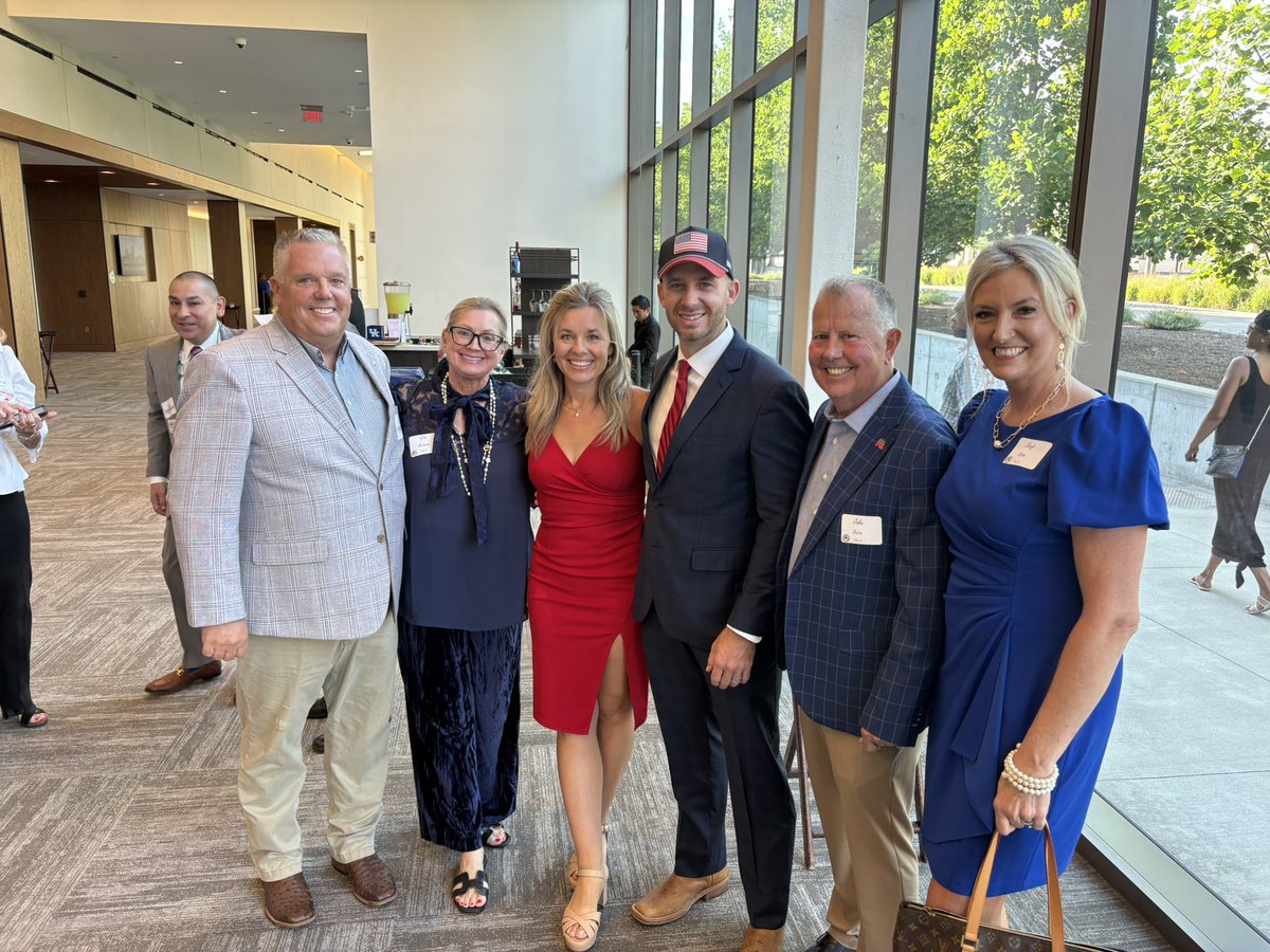 Jake_Staton7's tweet photo. Fun night at the State Lincoln Dinner 2026 with over 1,000 in attendance great job @KYGOP good to see so many great friends @barrforsenate @maxwellwise @JShellKY https://t.co/zny83It2Lr