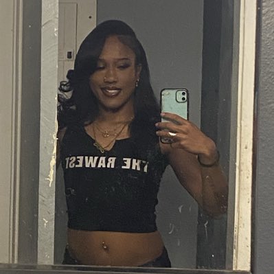 itzznayy's tweet photo. #NewProfilePic https://t.co/28VZ1MCChC