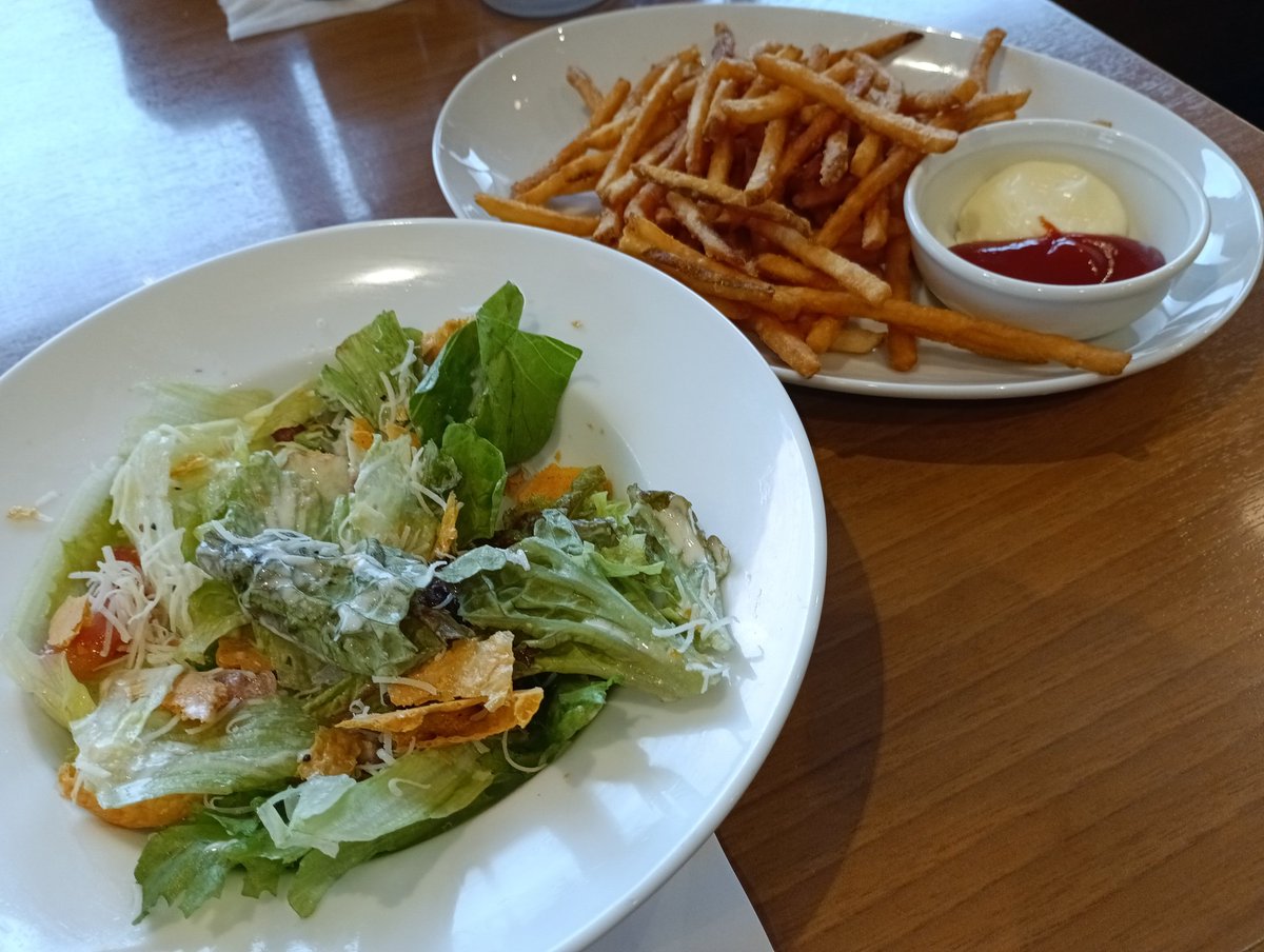arashic_joy's tweet photo. 昨日は、朝の7時～午後2時半まで、元同僚と同僚とモーニング🍞☕️＆ランチしてきました！！モーニングの食べ放題が終わってた🥲7時間半、とにかくしゃべってストレス発散！家に着いて夕寝～爆睡😴よく眠れたよ🤭

 #ココス
 #モーニング
 #ランチ https://t.co/DJRNs5Aagh