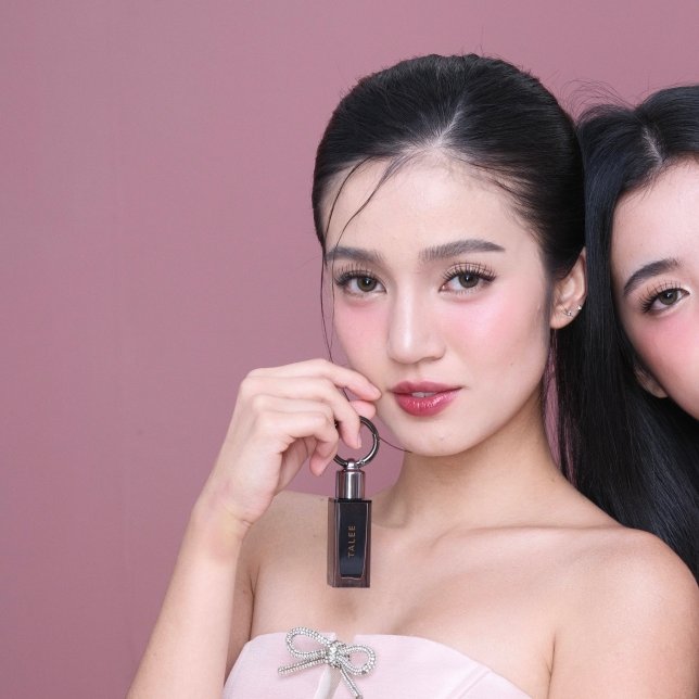 pangilinan_db's tweet photo. Girls supporting girls! thank you Kai!! π€
#BelleMariano #Talee #KaiMontinola https://t.co/x9SebGURgA