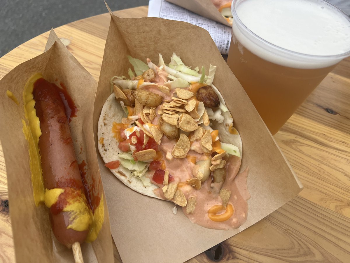 lyfcve's tweet photo. 馬場内グルメフェス！
にんにくタコスに肉が入ってなくて怨めしい！！ https://t.co/A8E5XknZvX