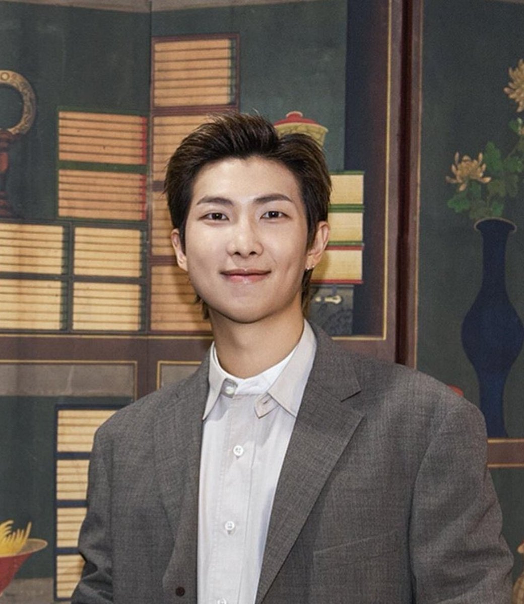 K_RKIVE7's tweet photo. Is Namjoon your bias or love?  

~> yes bias 
~> no Love♡ https://t.co/raSxAUKMua