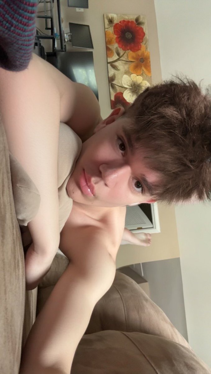 favboyyy17292's tweet photo. I want someone to lay down with me 🙈 #rt #gay #twink #mlm #hmu https://t.co/snBo2ZCokh