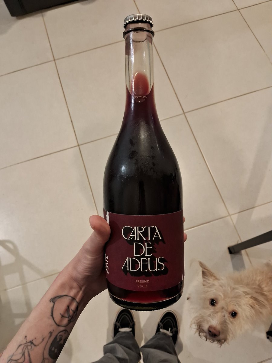aaritoremember's tweet photo. Gente, esse vinho da fresno é uma delícia, tá. 
@lucasfresno obrigada por tudo https://t.co/CYAIyIC0te