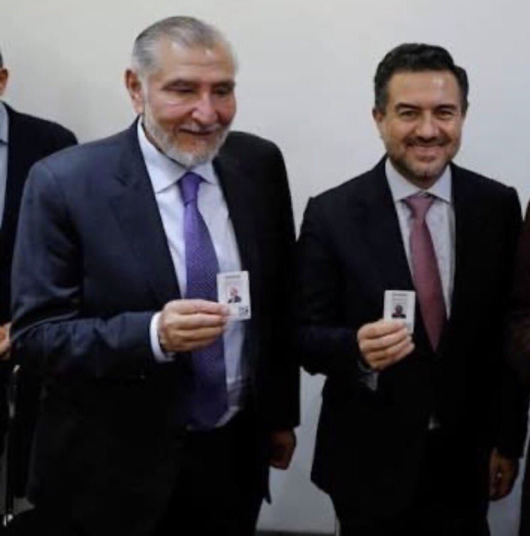 OctavioX262's tweet photo. @CarlosVZenteno ¿Entonces podrías explicarnos esta foto?

O como siempre, vas a quedar como cobarde quedándote callado cuando exhiben tu estupidez. https://t.co/Ofv7kmWRfG