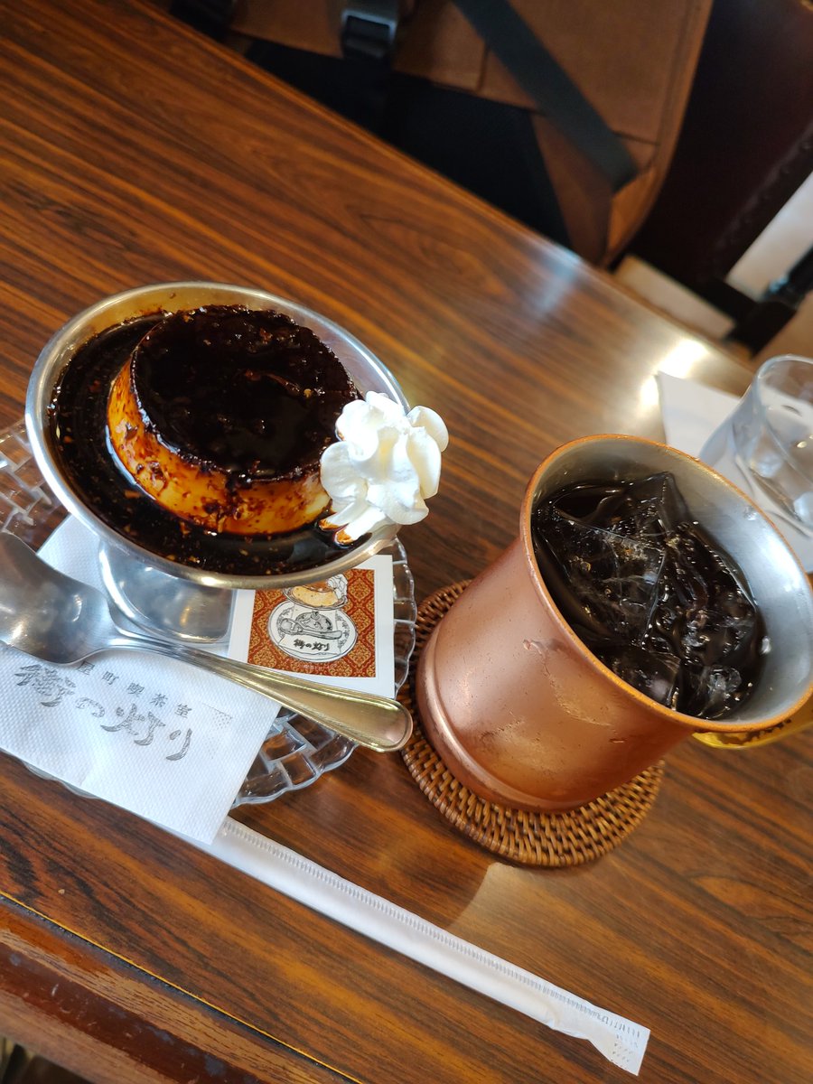 catfishingnow's tweet photo. 「鎗屋町喫茶室 街の灯り」のプリンにようやくありつけた。
あぁ、近所にほしい。 
というわけで15時半から緑橋の新楽山でNatsuki Moonさんとライブです。  
ナオミママとお待ちしております🙇
よろしくお願いいたします🙇 https://t.co/CQA2GK227S