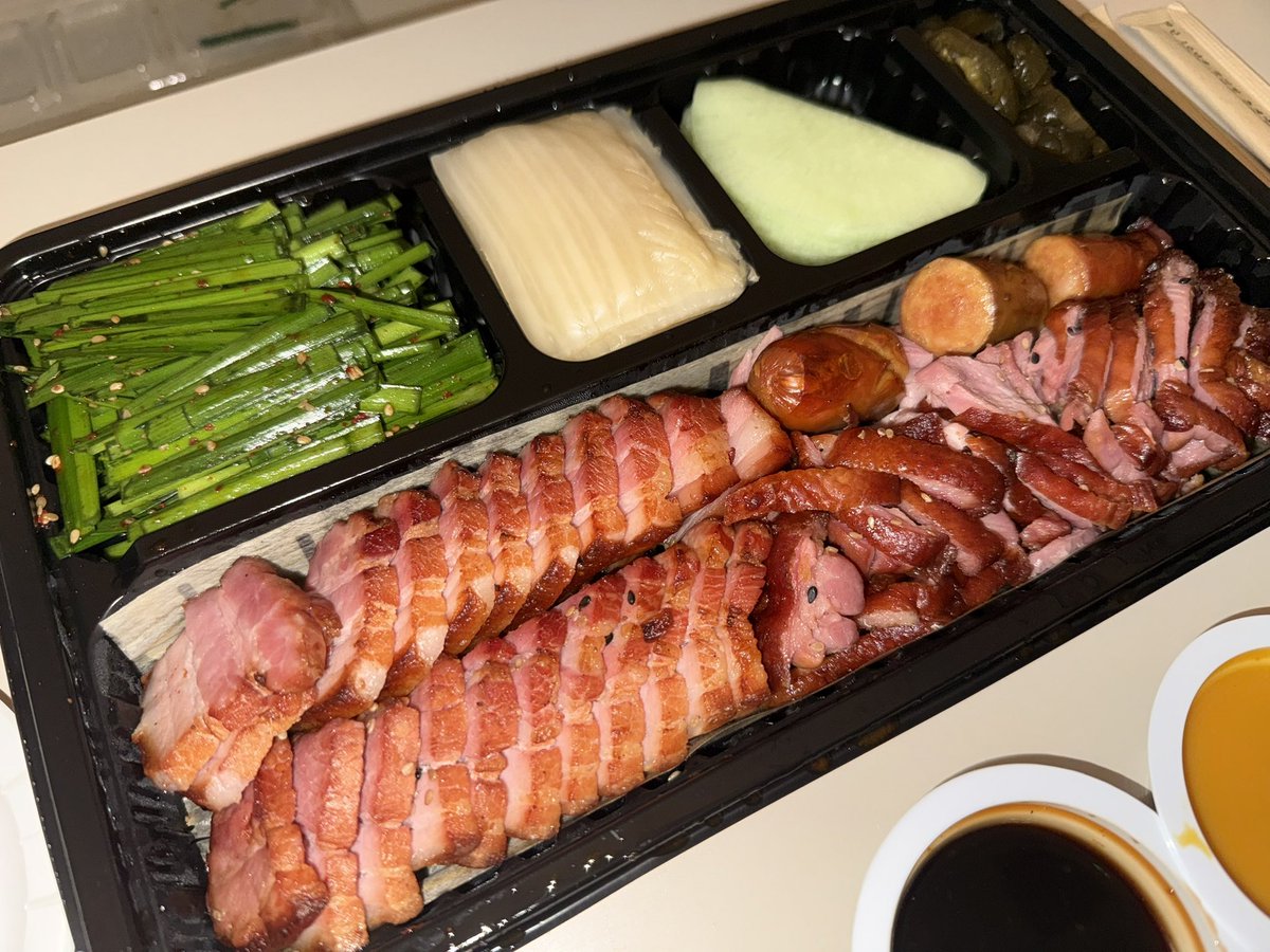 U_00_BAB's tweet photo. 장작 숯불구이라는 거 맛있는거더라고 https://t.co/DPzumVUpEV