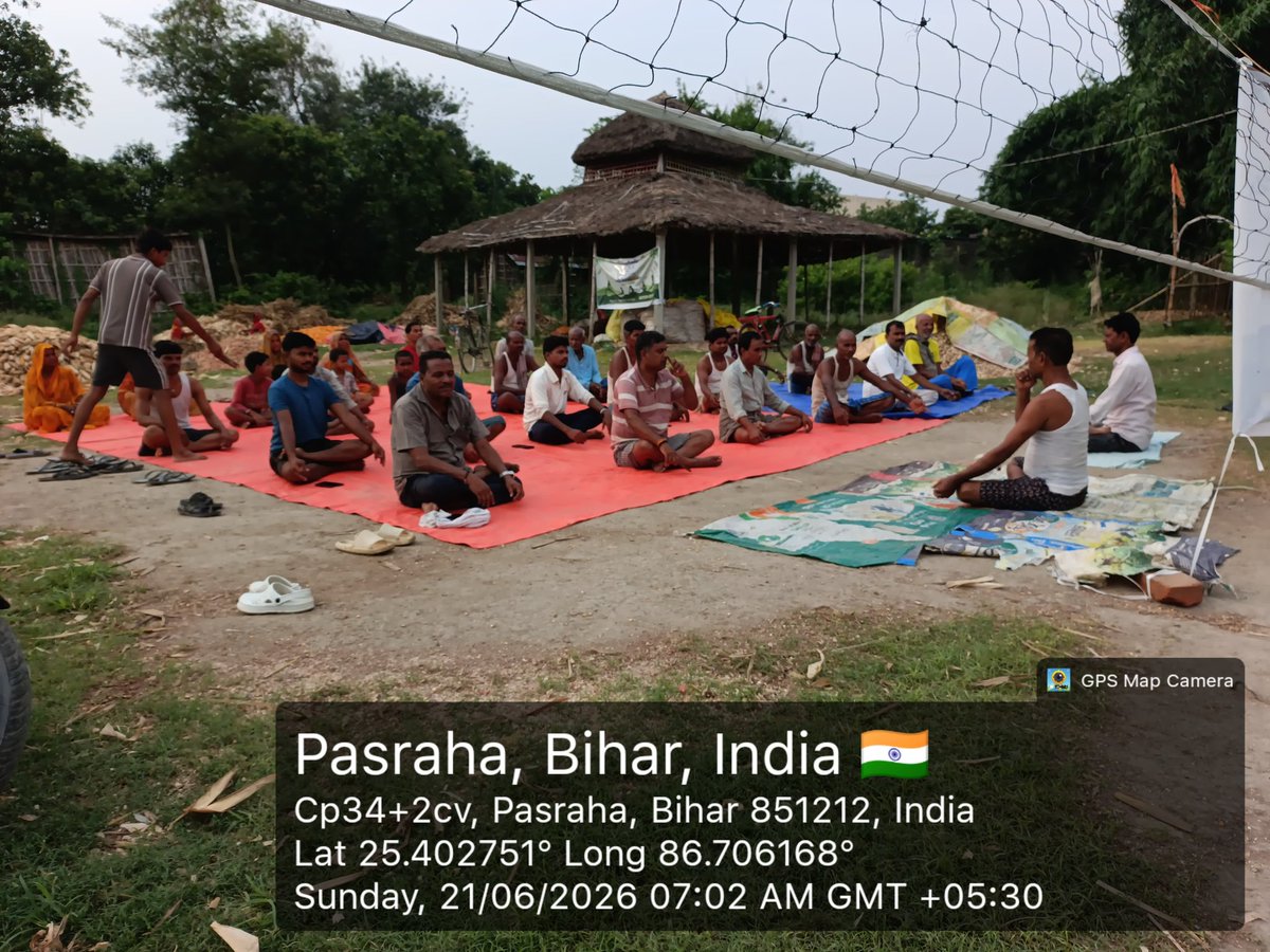 m_singhbihar's tweet photo. @cscegov_
@cscspv_health 
#IDY2026
#CSCpeYOGA 
#YogaWithCSC 
Today on International Yoga Day, farmers of Gramani did yoga on Yoga Day in Pasraha village of Khagaria district by CSC VLE. 
CSC 🆔 654313110012 https://t.co/mjq5cX5TCw