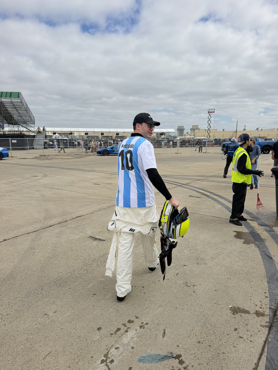 baltaleguizamon's tweet photo. Increíble carrera!! veníamos en la final peleando con ritmo para meternos en los 10 mejores, en el último pitstop salimos con gomas nuevas y perdimos un cilindro a nada de terminar la carrera! 

Más allá de eso, nos la bancamos y le pusimos el alma en mi segunda carrera en la pista más difícil que fue Nascar.

Gracias al @youngsmtrsports por apoyarme todo el fin de semana y a mis sponsors @ypfoficial & @ruseguros , es el comienzo de una nueva era de cosas muy grandes!!!

🇺🇸Unbelievable. We were fighting with the pace to finish inside the top 10 in the final, but after our last pit stop with fresh tires, we lost a cylinder just a few laps from the finish.

Despite that, we kept pushing and gave it everything we had in my second NASCAR start, on what I believe is the toughest track I’ve raced so far.

A huge thank you to @youngsmtrsports for their support all weekend, and to my sponsors @ypfoficial and @ruseguros.

This is just the beginning of a new era, with some very big things ahead!