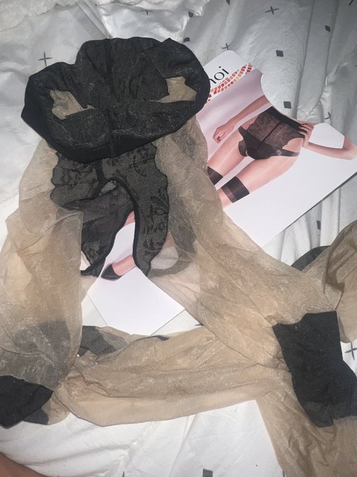 NylonsKitten ✨ - 1 pic. Now avail ! Seen on in pic below :) https://t.co/My5aS4g7L8 https://t.co/bAn0q9TK2X