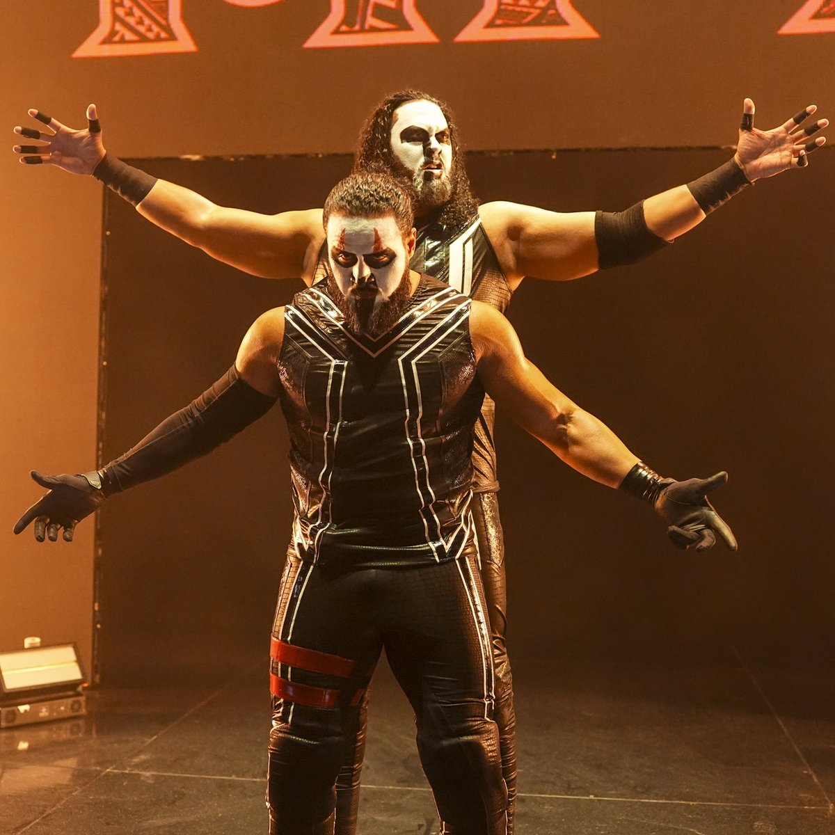 WWEJapan's tweet photo. MFTsのタマ・トンガ＆タラ・トンガがWWEタッグ王座戦に登場！ https://t.co/tvlIDIYJSE