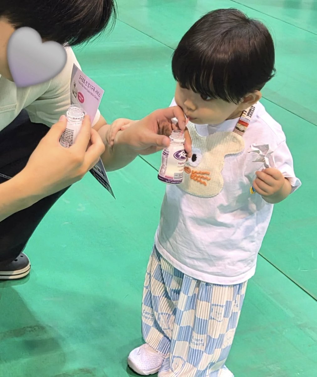 yeonebin's tweet photo. ANAK INI CEPAT KALI TINGGINYA https://t.co/J4ddlV91pW