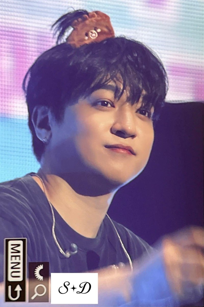 luvwpil_'s tweet photo. 찐한 눈썹
찐한 눈
큰 코

쪼꼼한 입술 https://t.co/CRwq8d7pka