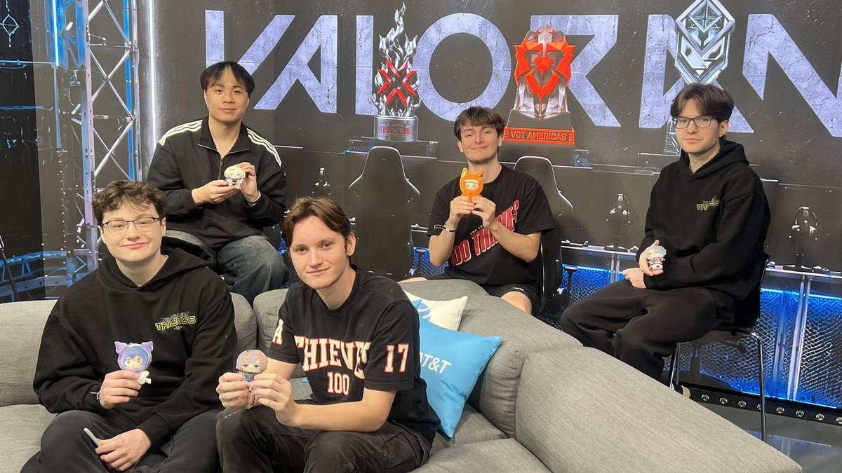 maihaniii's tweet photo. my niji boys with @100T_VAL 🤩

#ClaudeClawmark #せいぶるみて https://t.co/uDwXM4nn1K