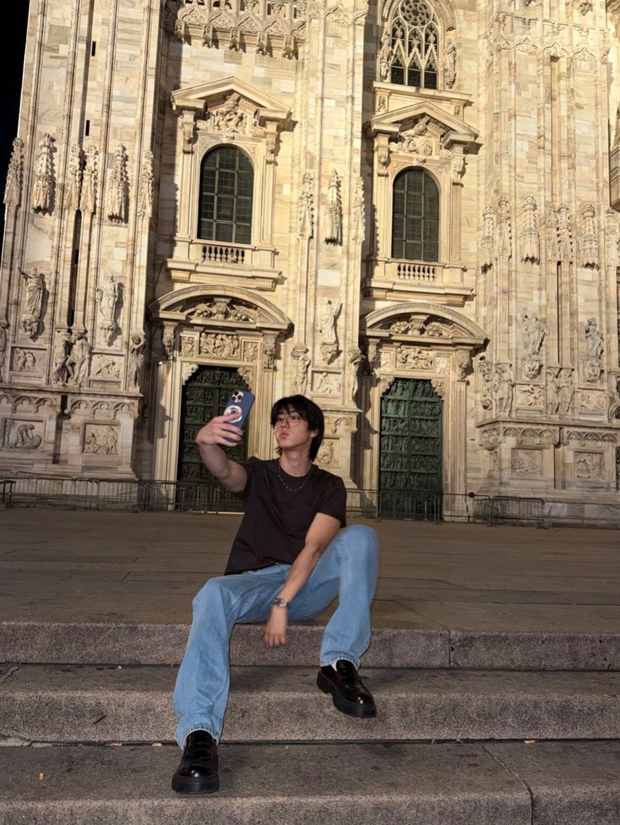 hjsgalaxy's tweet photo. this is what im trying to look like. this is who im trying to be. han jisung IS who he thinks he is https://t.co/oaihahNhn2