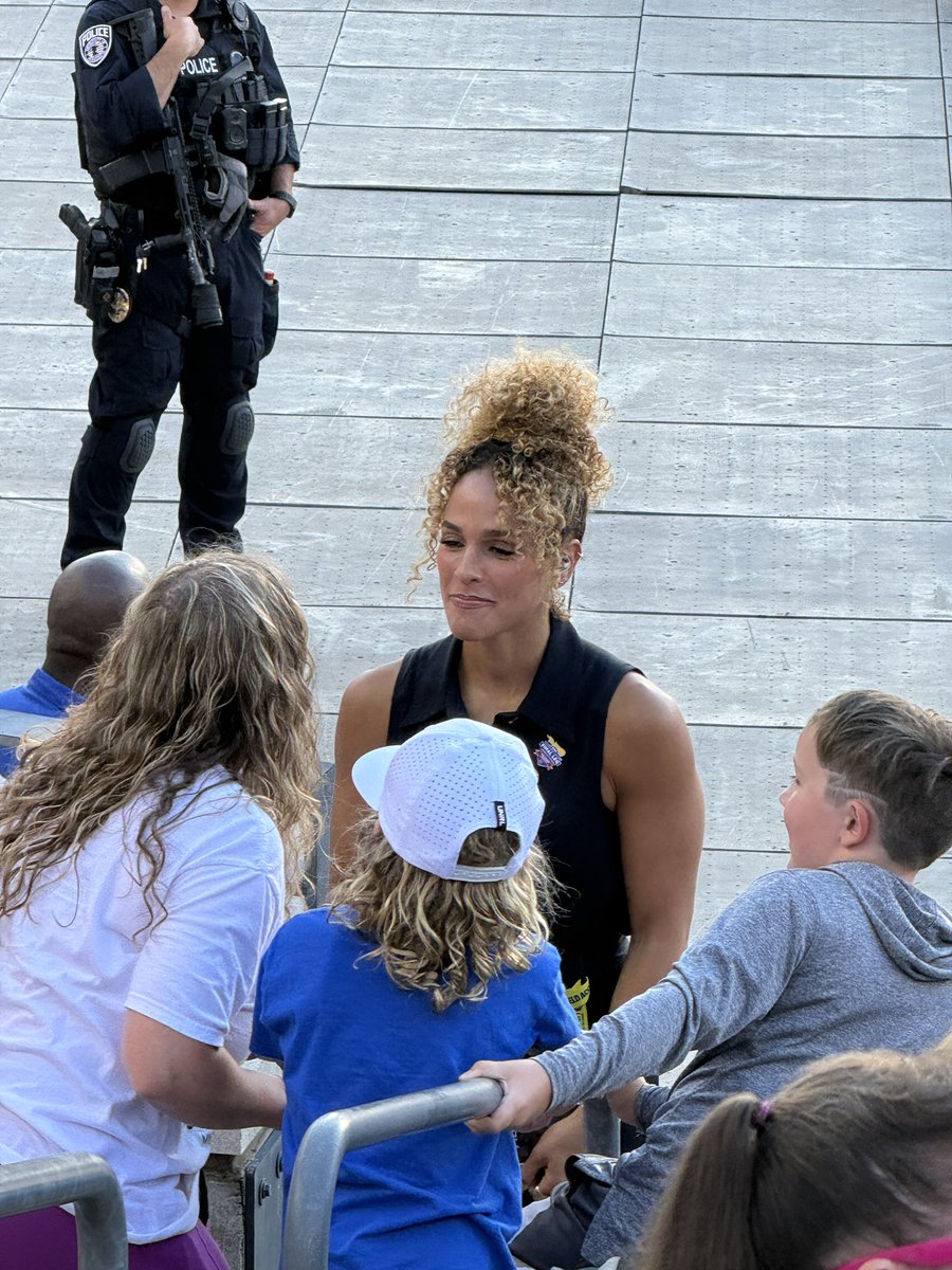 coachfarist's tweet photo. You’re a real one @jess_sims for coming over to say hi to my wife, @amandasue, and my two boys tonight!! 

We’re huge fans of yours! 

Hopefully we can see ya this week! Thanks for taking the time to shine light on these incredible athletes! 

@2026USAGames 

#ChooseToInclude https://t.co/gN8glc0FGj