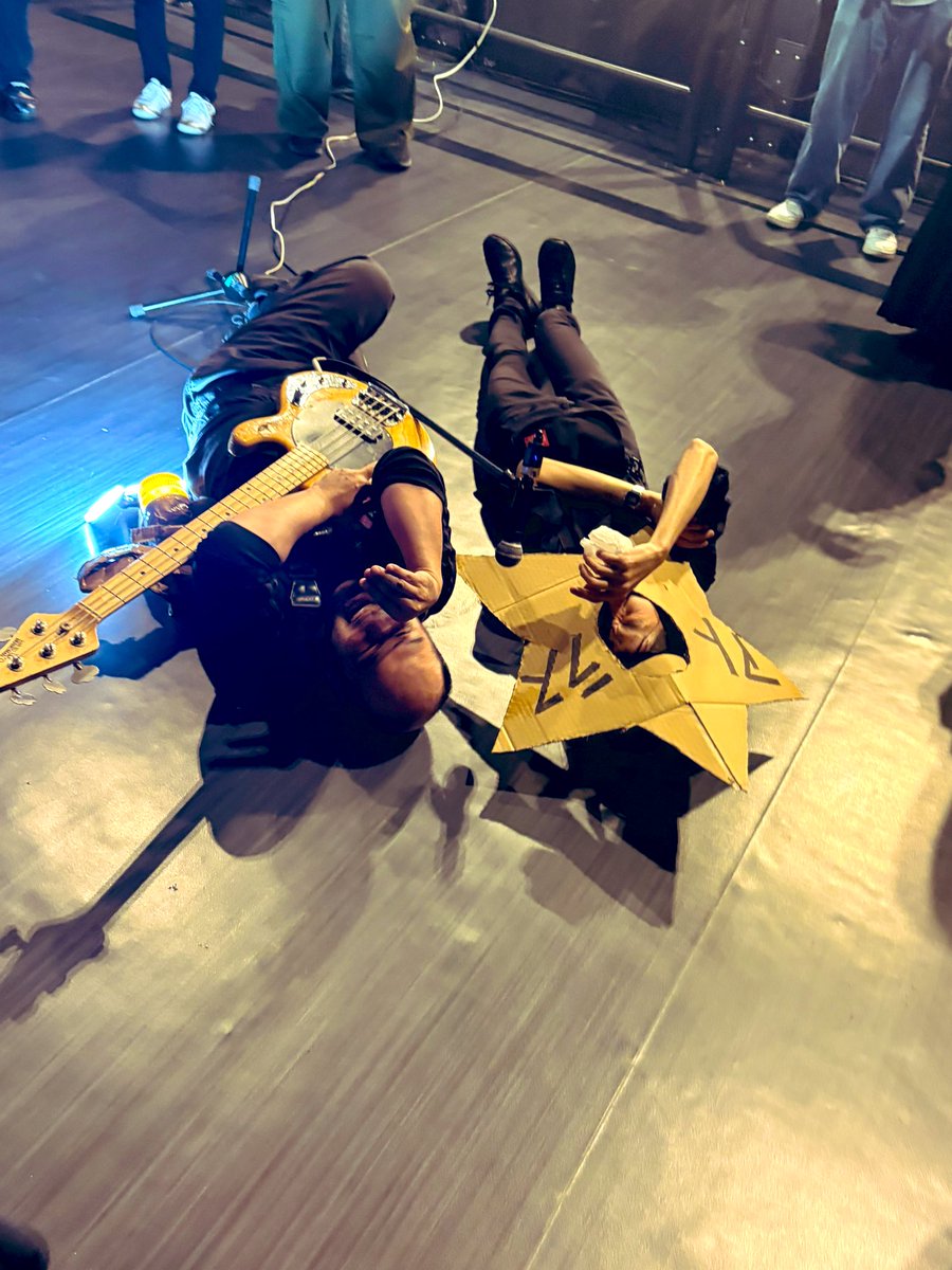 izubei's tweet photo. ケンジゾンビ、完全にスターやった。 https://t.co/BhUclSlCVO