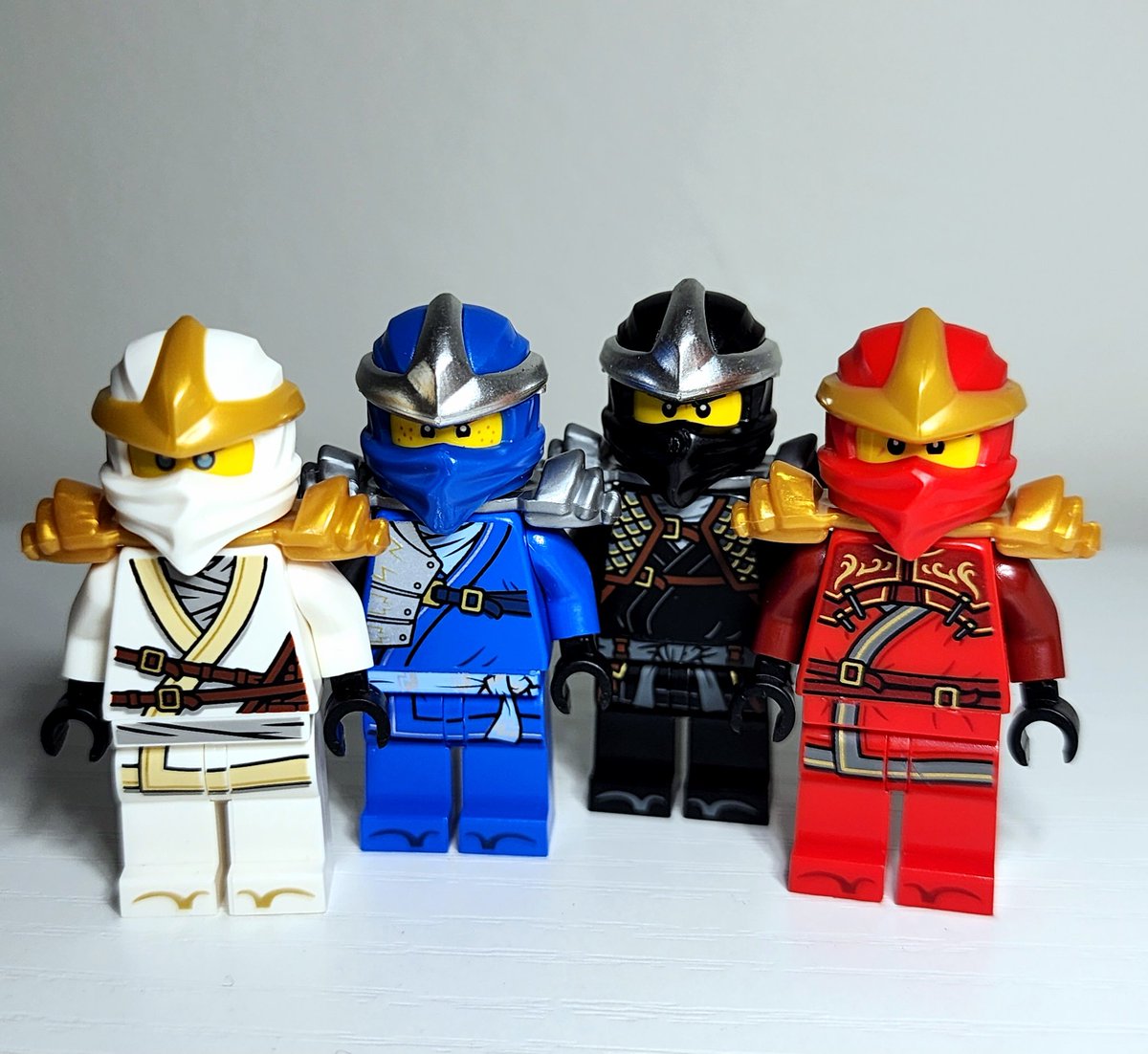 Foxietheplushie's tweet photo. LEGACY ZX NINJA FIXED!! &amp;&amp; all my core suits finally have the brown s11 shoulder pad, yippee! + golden weapon/armor bootlegs 💀 https://t.co/UYc3vfaTZD