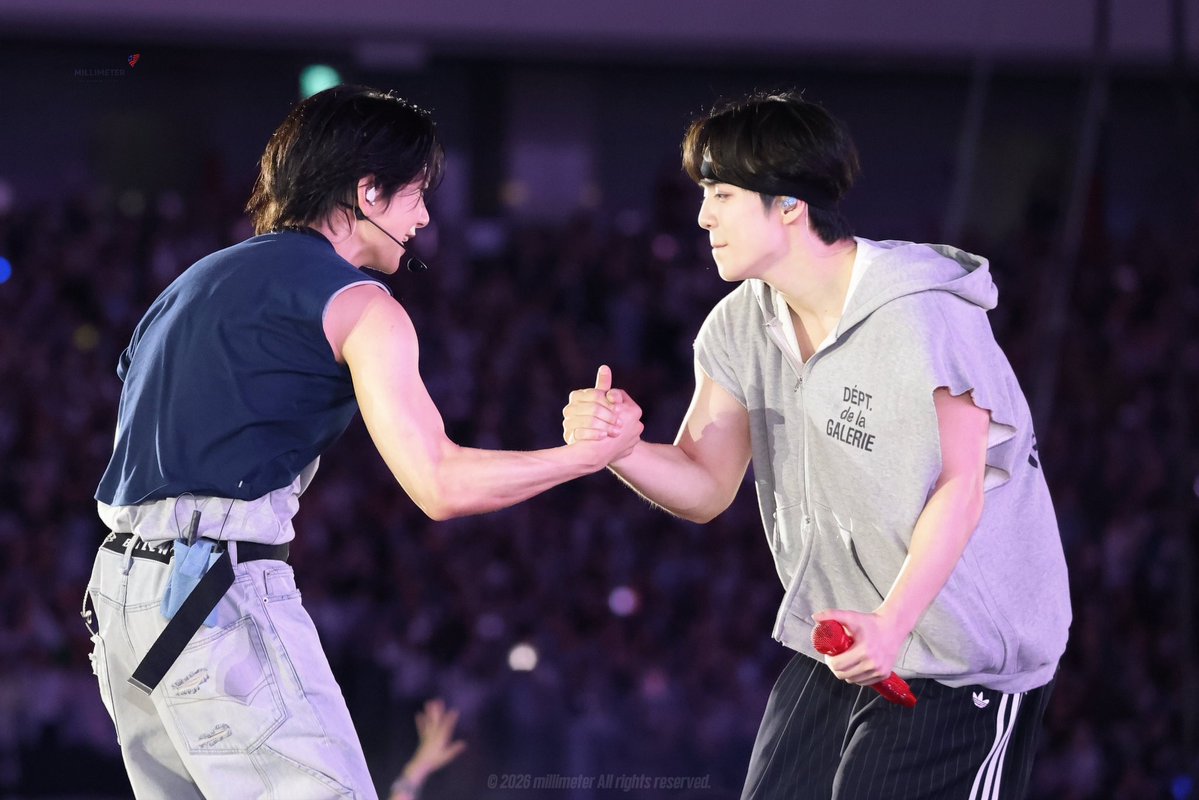 ciel_archives's tweet photo. Please always be happy my loves ❤️💙 https://t.co/oFIiSiZnB3
