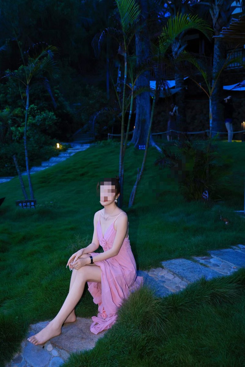 qingfeihuang33's tweet photo. 和夫人在度假🏖️，入圈有一小段时间了，感觉她现在状态越来越好了 #夫妻 https://t.co/Pb0XgLHHoY