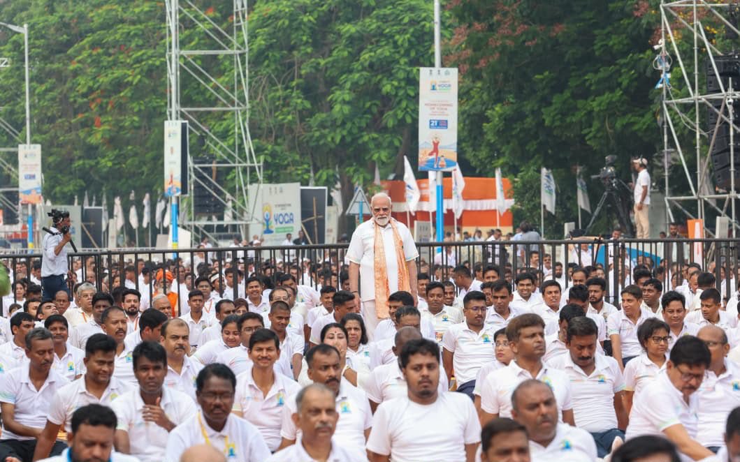 Narendra Modi tweet media