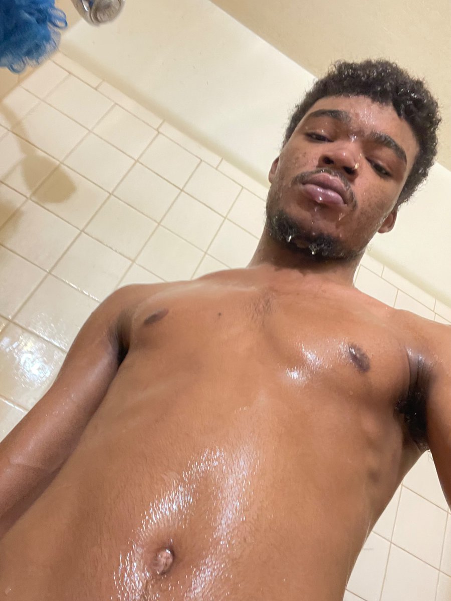 youngking__4's tweet photo. full vid on only fans 
https://t.co/OFonwxKwPP https://t.co/X36quTm9H4