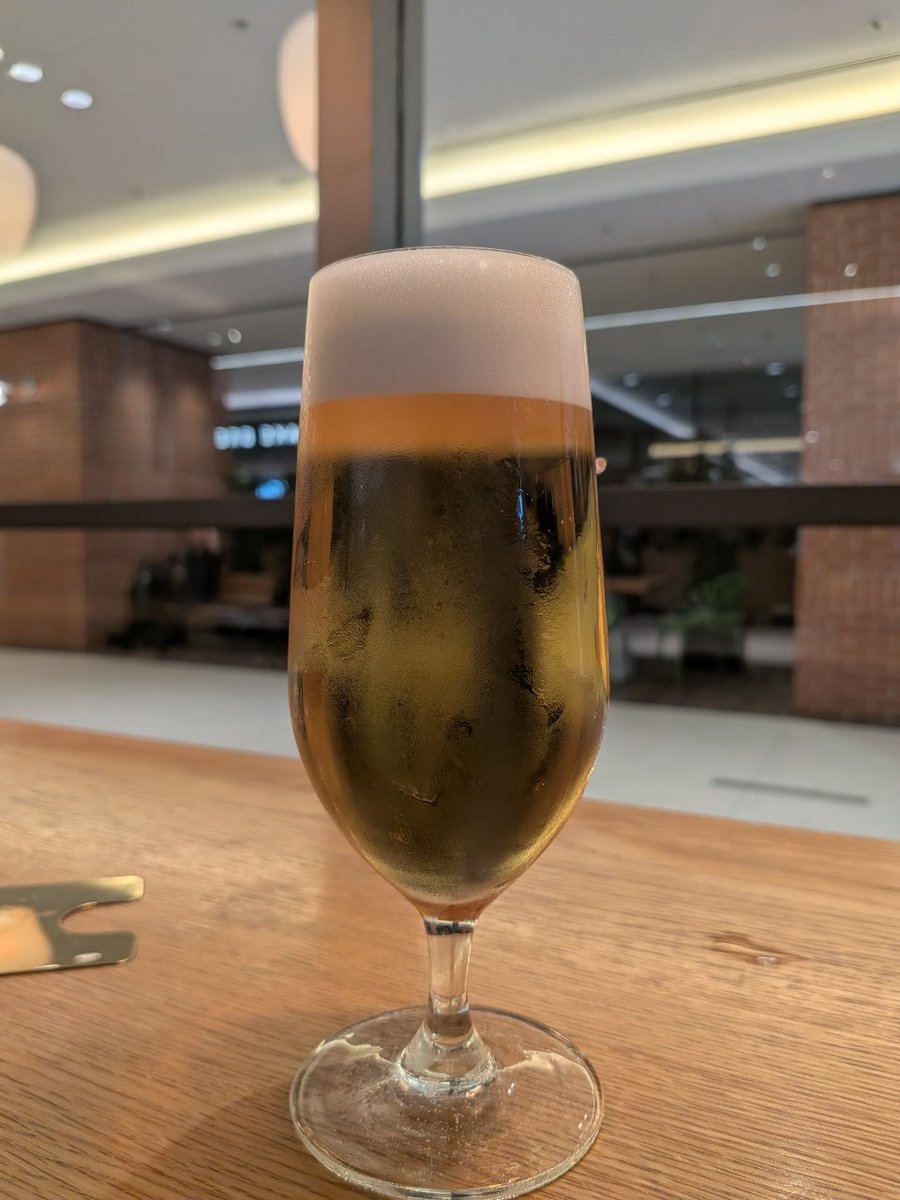 SomaJP's tweet photo. 恵比寿でビール https://t.co/HkTXKDjwEs