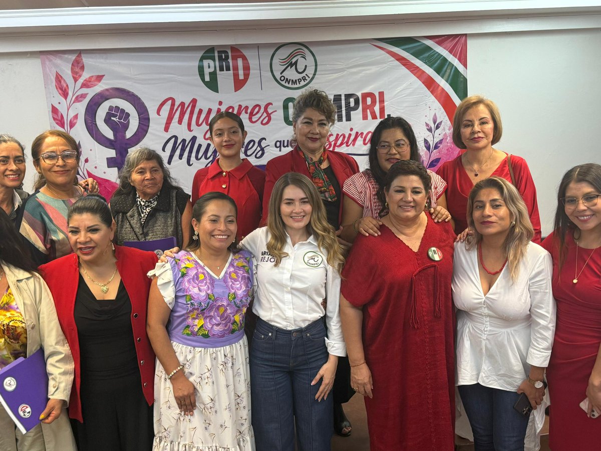 OnmpriNacional's tweet photo. Unidas y más fuertes que nunca! 
Con la participación de la Dip. @arianarejonlara , Pdta. del ONMPRI Nacional, junto a la dirigencia de @PRIOaxaca_ con @CarmelitaRicdzV y  @aracelimaldond, se llevó a cabo un gran encuentro de capacitación y unidad. ¡El liderazgo femenino avanza! https://t.co/KMOzjOnkLS