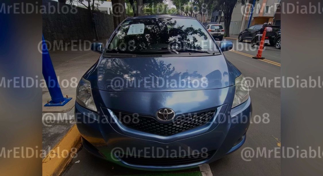 MrElDiablo8's tweet photo. Cae venezolano en la col. Moderna |

Elementos de Inteligencia de la @SSC_CDMX detuvieron a Antonio N, de 30 años de edad, quien es integrante de un grupo de venezolanos dedicados al robo a casa habitación con la modalidad de “La Patrona” en la @BJAlcaldia. 

Le aseguraron un auto con reporte de robo, droga, relojes e identificaciones; la detención ocurrió en @TlalpanAl. 

#SiLoReconocesDenúncialo