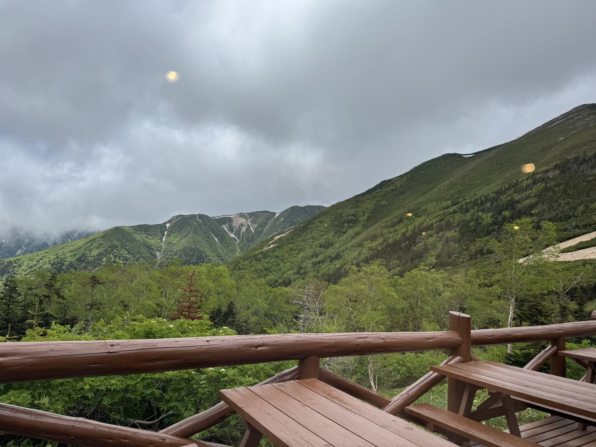 k9ta's tweet photo. パノラマ銀座縦走Day3⛰️
雨というか暴風🌀で吹き飛ばされそうなので、常念小屋で停滞。
結果的にこれからW杯サッカーを観戦しますw⚽️
#パノラマ銀座 #常念小屋 https://t.co/Ep61JoGCaV