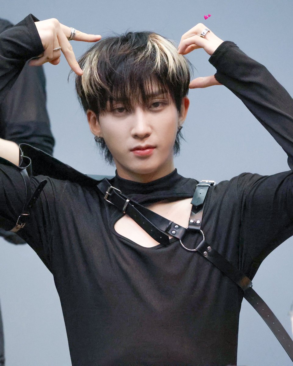 U_1you's tweet photo. 🖤💕 

#XODIAC #소디엑 #WAIN #웨인 https://t.co/DW1HSCK2JZ