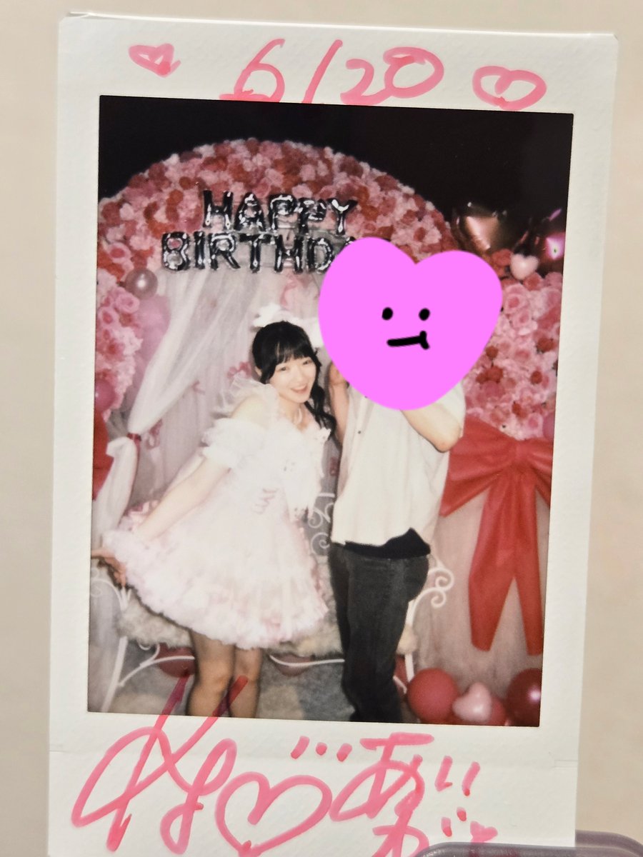 jazznuma's tweet photo. 生誕祭もなこ！ピンクづくしで素敵な空間でした🥹💓チェキではMCで言ってた生誕衣装のギャップ感のある鎖を見せてもらった（スカートの間w）もなこの表現力がアンスを支えてるので5年目もがんばです♬
#もーなーこー https://t.co/HWLZdGxYJd